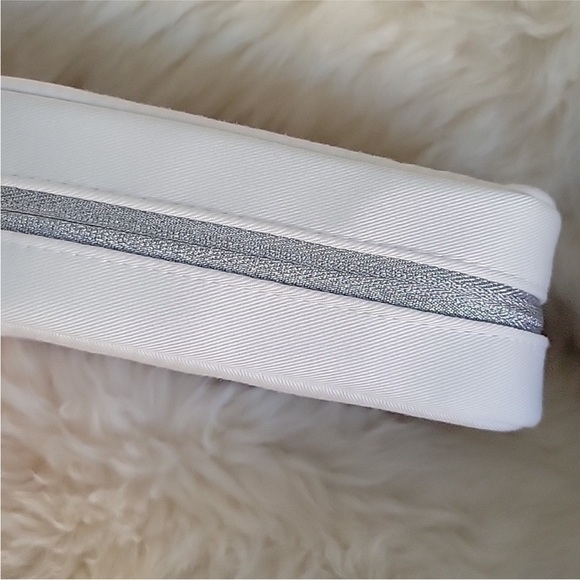 Dior cosmetic bag - Picture 2 of 5